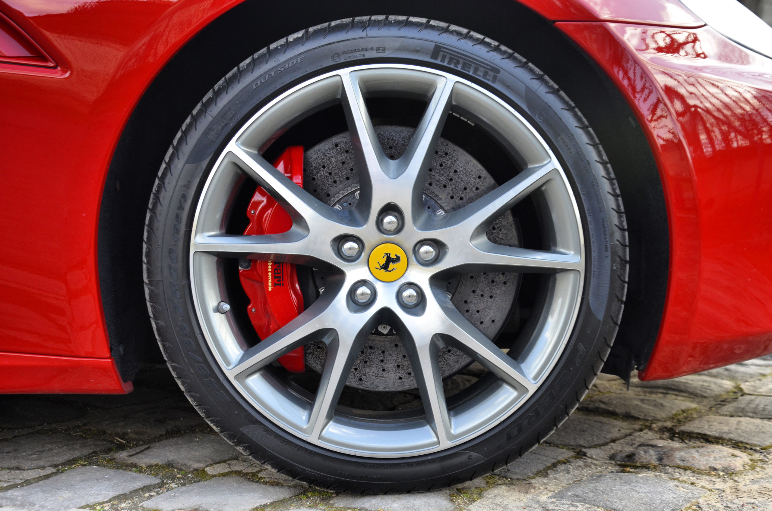 Ferrari California V8 4.3 460cv