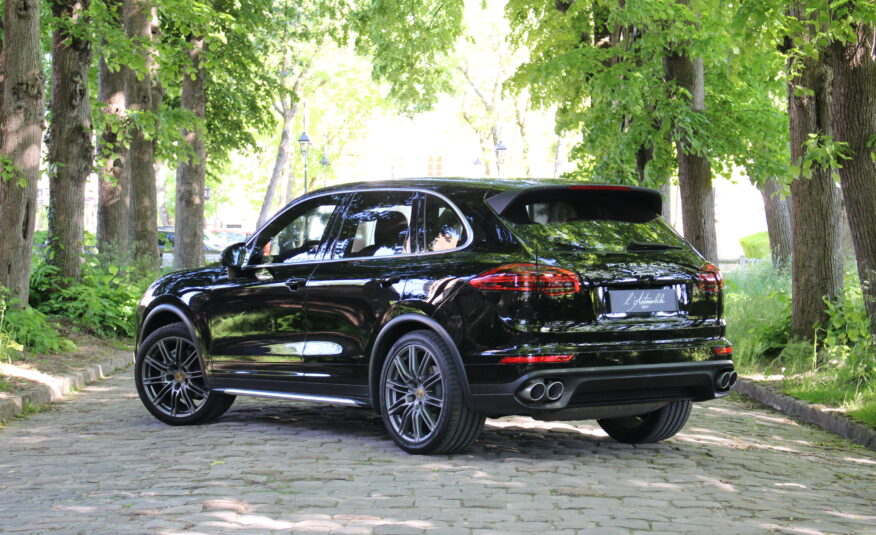 Porsche Cayenne S – PDLS+ PASM Caméra 360° – 4,2 Tdi 385Ch