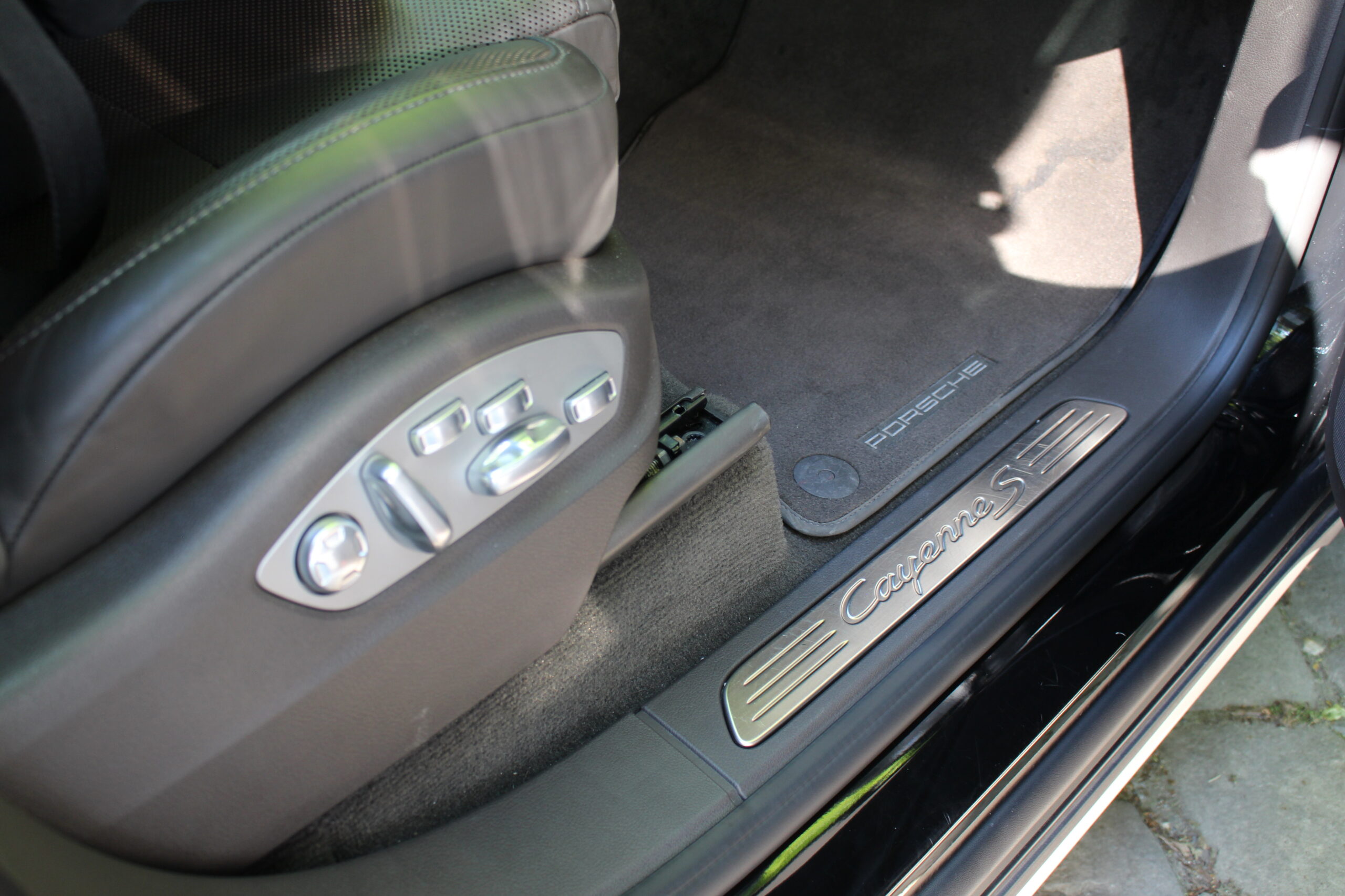 Porsche Cayenne S – PDLS+ PASM Caméra 360° – 4,2 Tdi 385Ch